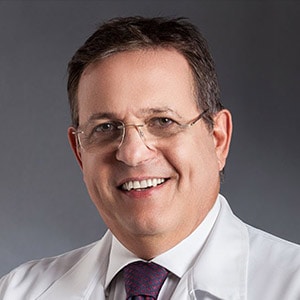 Dr. Eduardo Accetturi